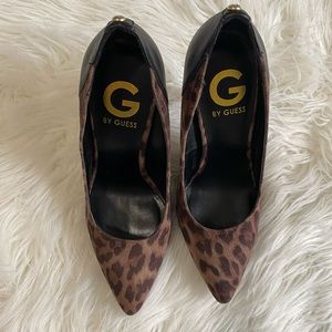G by Guess pointy toe pumps